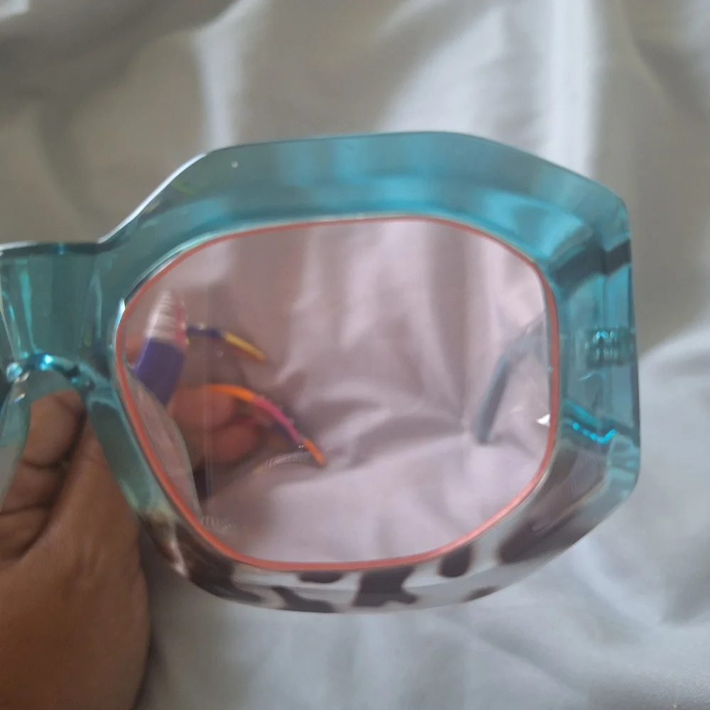 Cute teal & tortoise accented Sunglasses 👓 - Picture 5 of 5